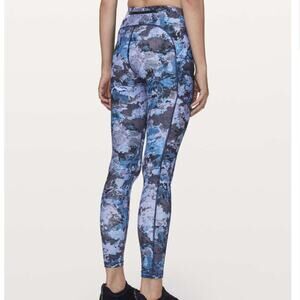 Lululemon Speed Up Tight Full-On Luxtreme size 4